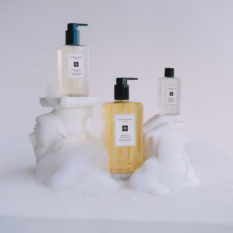 English Pear & Freesia Körper- und Handwaschgel – Bild 4