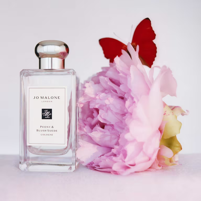 Peony & Blush Suede Cologne – Bild 2
